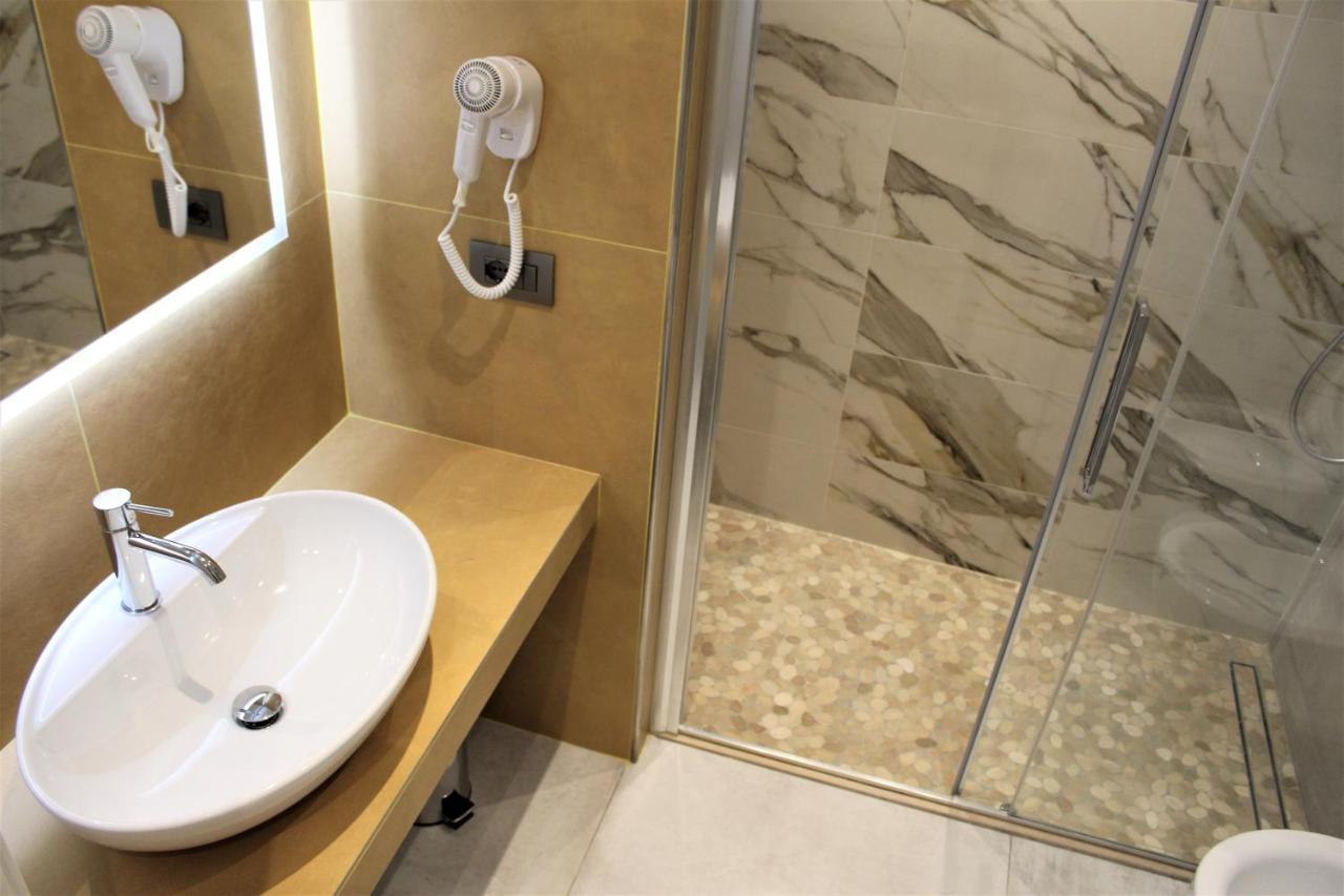 B&B Primrose Residence Hotel Rimini Eksteriør bilde