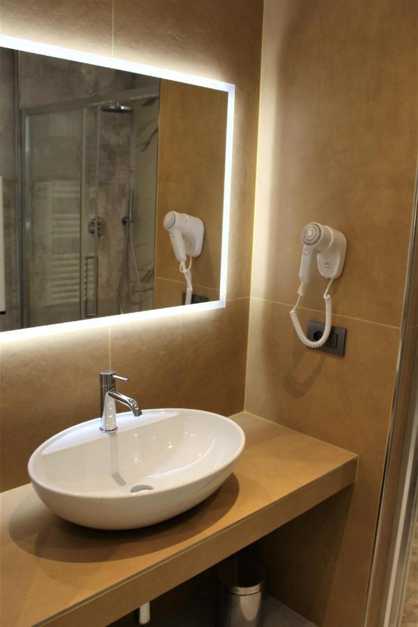 B&B Primrose Residence Hotel Rimini Eksteriør bilde